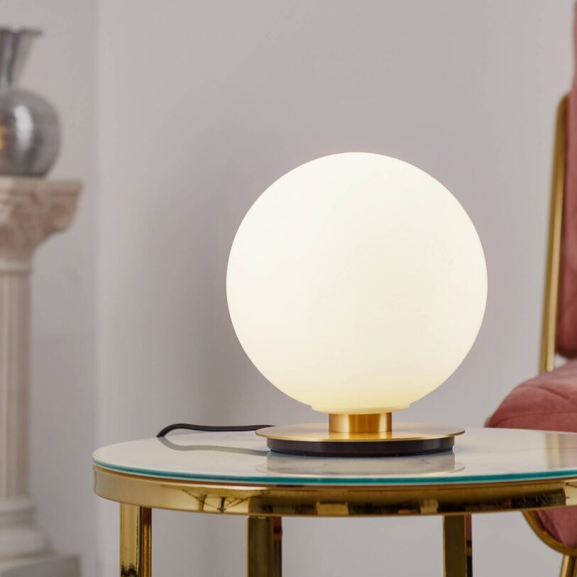 Menu TR Bulb stolní lampa 22cm mosaz/opálová matná